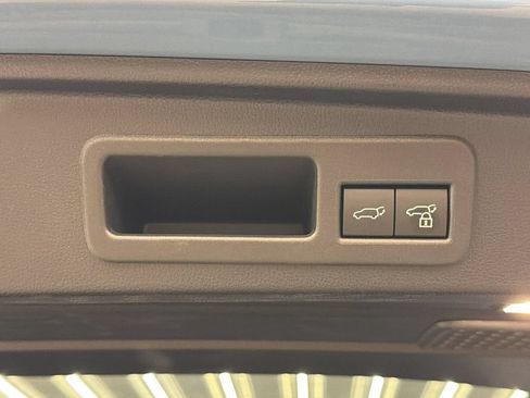 Used 2026 Toyota 4Runner Limited AWD/4WD image 21
