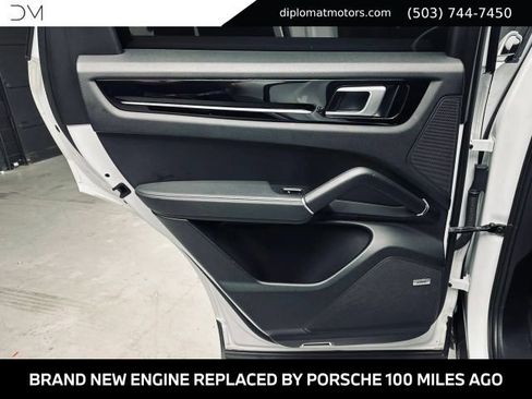 Used 2020 Porsche Cayenne AWD/4WD image 24