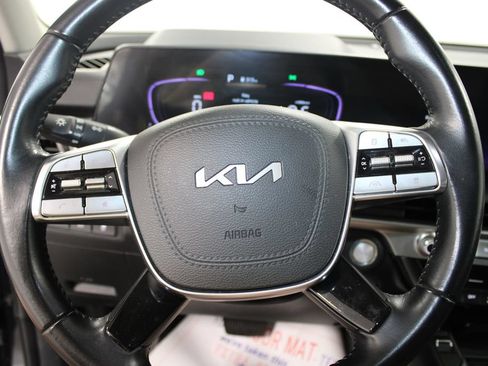 Used 2025 Kia Telluride S FWD image 33