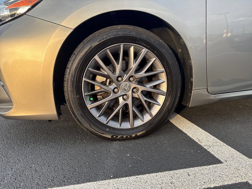 Used 2018 Lexus ES 350 w/ Premier Package FWD image 10