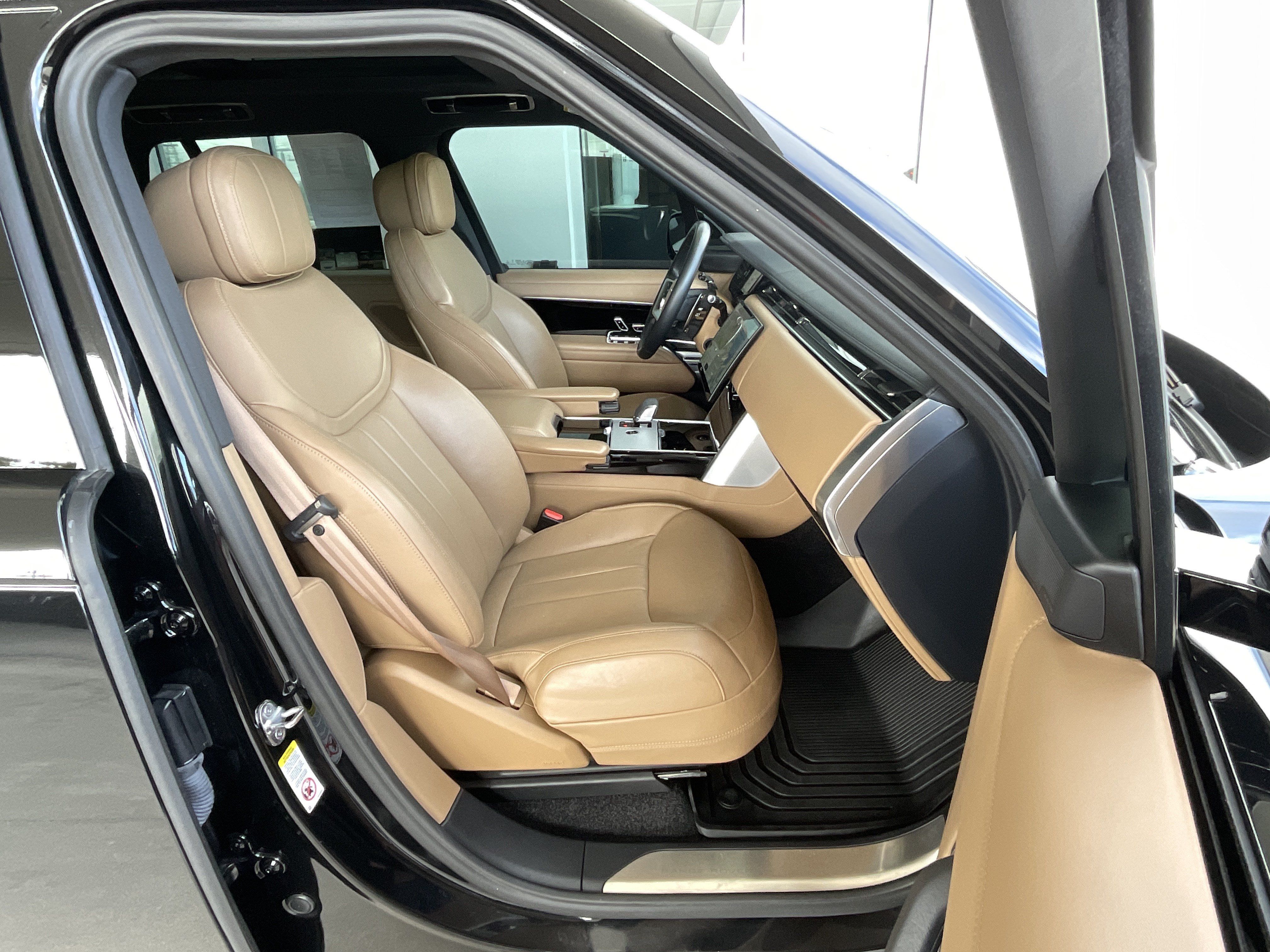 Used 2024 Land Rover Range Rover SE AWD/4WD image 21