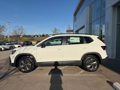 New 2026 Volkswagen Taos S FWD image 4