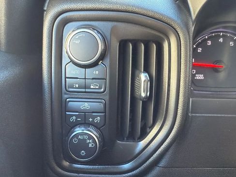 Used 2020 Chevrolet Silverado 1500 Custom w/ Custom Convenience Package image 13