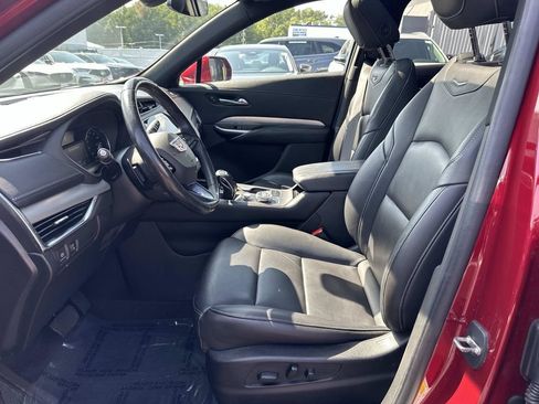 Used 2019 Cadillac XT4 Premium Luxury w/ Cold Weather Package AWD/4WD image 25
