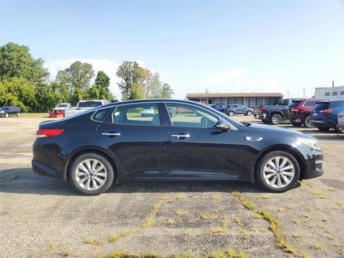 Used 2018 Kia Optima EX image 8