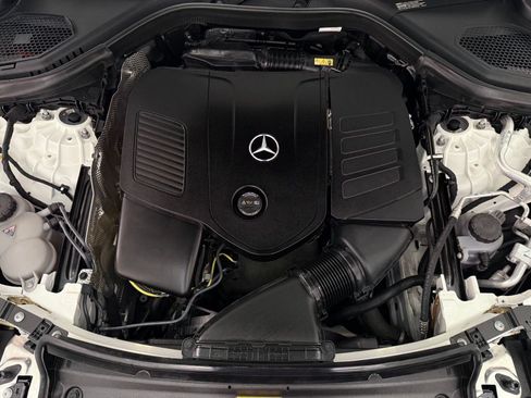 Used 2025 Mercedes-Benz GLC 350e 4MATIC image 31
