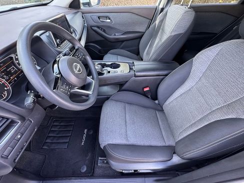 Certified 2023 Nissan Rogue SV FWD image 11