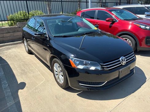 Used 2013 Volkswagen Passat 2.5 S FWD image 1