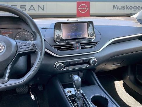 Used 2023 Nissan Altima 2.5 S FWD image 9