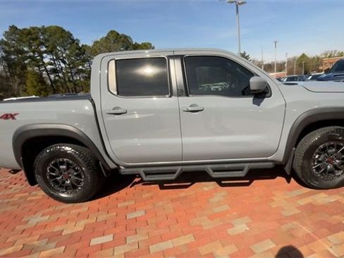 Used 2023 Nissan Frontier PRO-4X w/ Pro-4X Premium Package image 2