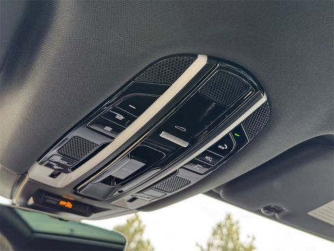 Used 2023 Porsche Cayenne Platinum Edition image 23