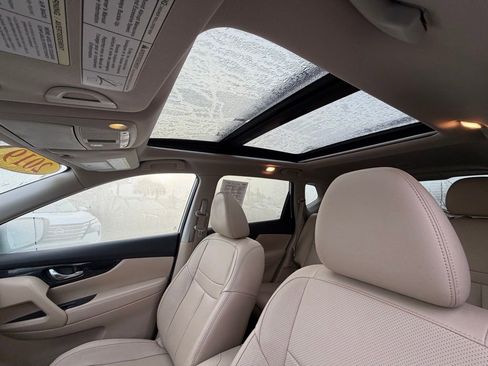 Used 2019 Nissan Rogue SL w/ Premium Package image 23