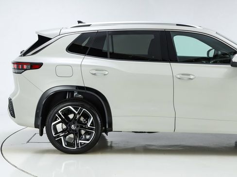 New 2026 Volkswagen Tiguan SEL R-Line image 50