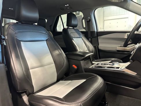 Used 2023 Ford Explorer XLT w/ Equipment Group 202A image 32