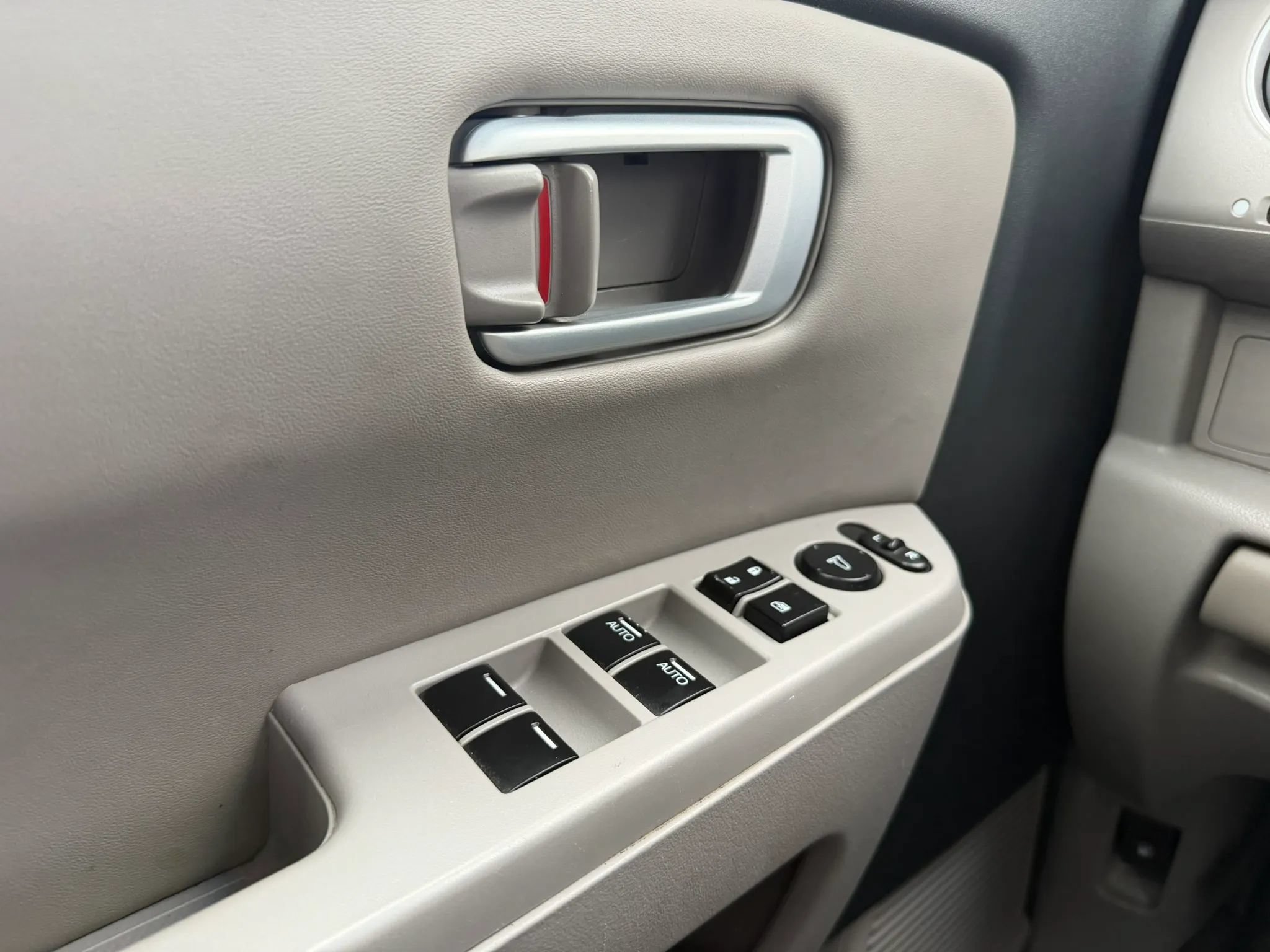 Used 2012 Honda Pilot EX-L image 25