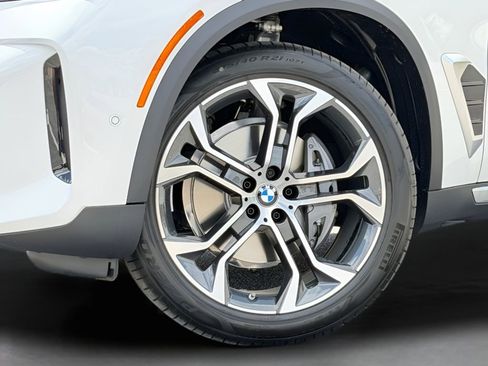 New 2026 BMW X5 sDrive40i image 6
