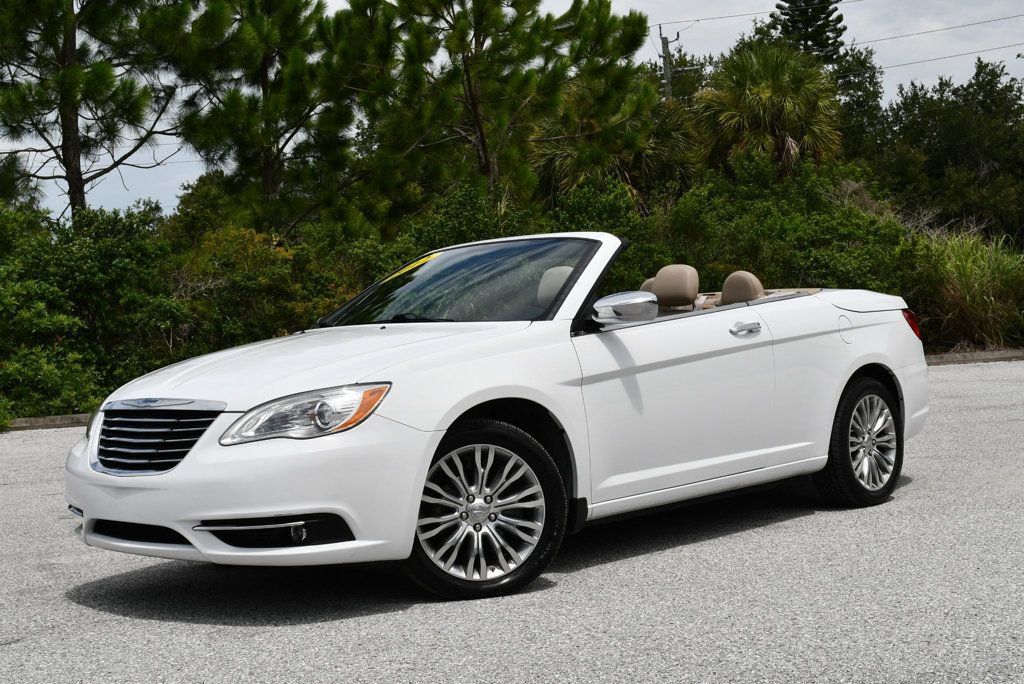 Used 2012 Chrysler 200 Limited FWD image 19