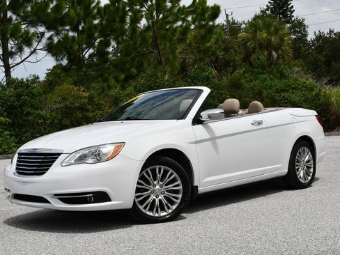 Used 2012 Chrysler 200 Limited FWD image 19