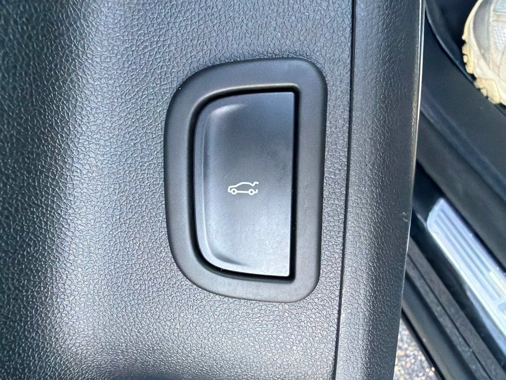 Used 2024 Chevrolet Traverse RS w/ LPO, Floor Liner Package AWD/4WD image 27