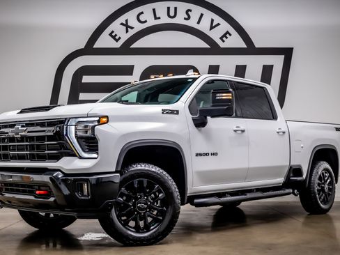 Used 2025 Chevrolet Silverado 2500 LTZ w/ Trail Boss Package AWD/4WD image 1