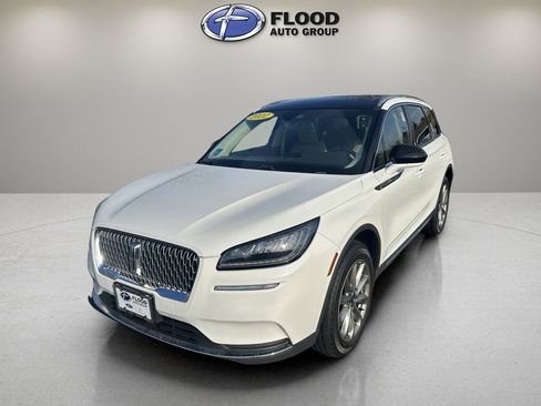 Used 2022 Lincoln Corsair AWD w/ Premium Package image 3