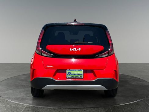 Used 2025 Kia Soul LX FWD image 8