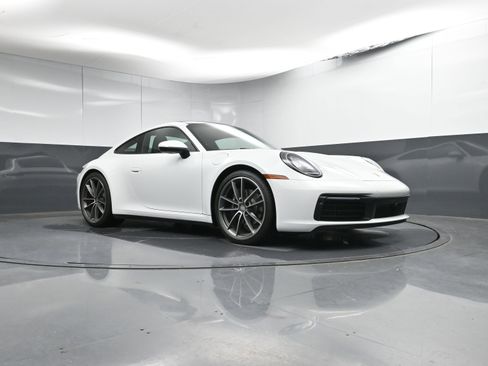 Certified 2024 Porsche 911 Carrera image 32