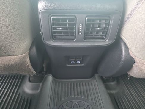 Used 2024 Toyota RAV4 SE w/ Convenience Package image 12