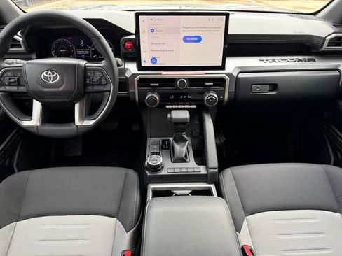 Used 2025 Toyota Tacoma TRD Off-Road image 22