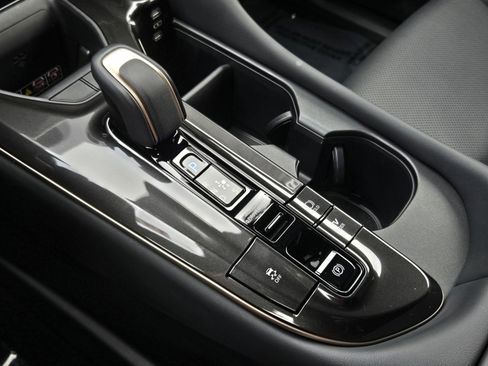 Used 2025 Toyota Crown Signia image 18