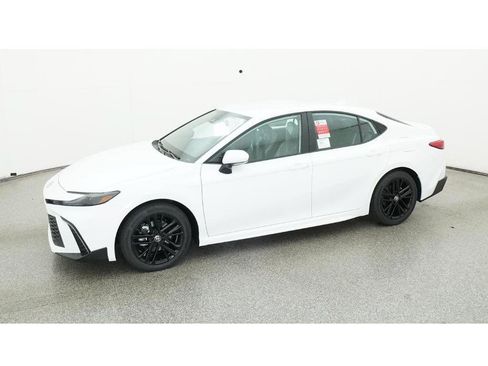 Used 2026 Toyota Camry SE FWD image 2