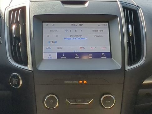 Used 2020 Ford Edge SE image 24