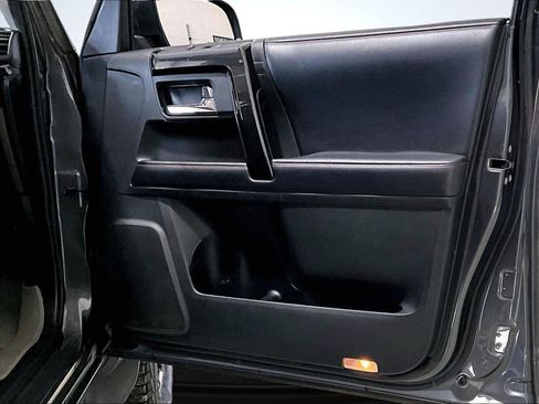 Used 2019 Toyota 4Runner TRD Off-Road image 23