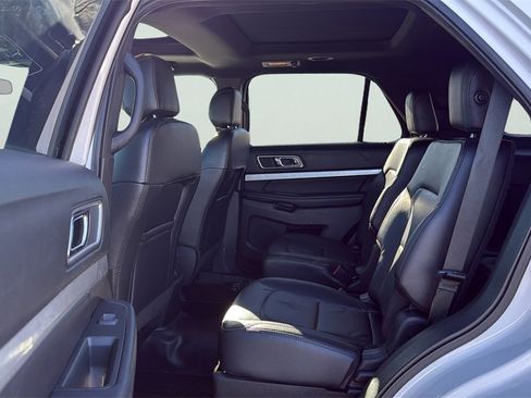 Used 2017 Ford Explorer XLT w/ Equipment Group 202A image 23