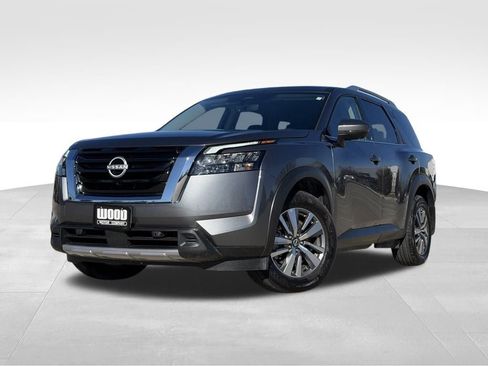 Used 2025 Nissan Pathfinder SL w/ Cargo Package image 7