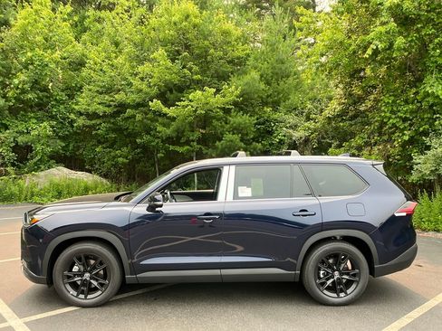 New 2026 Toyota Grand Highlander AWD image 2