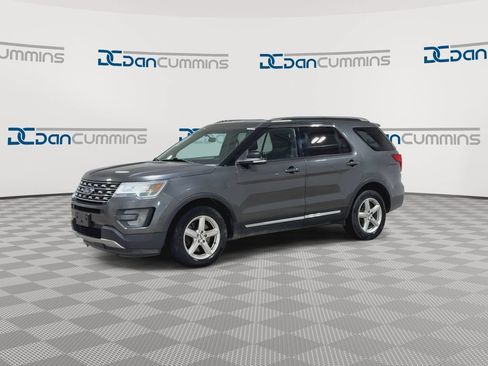 Used 2016 Ford Explorer XLT AWD/4WD image 4