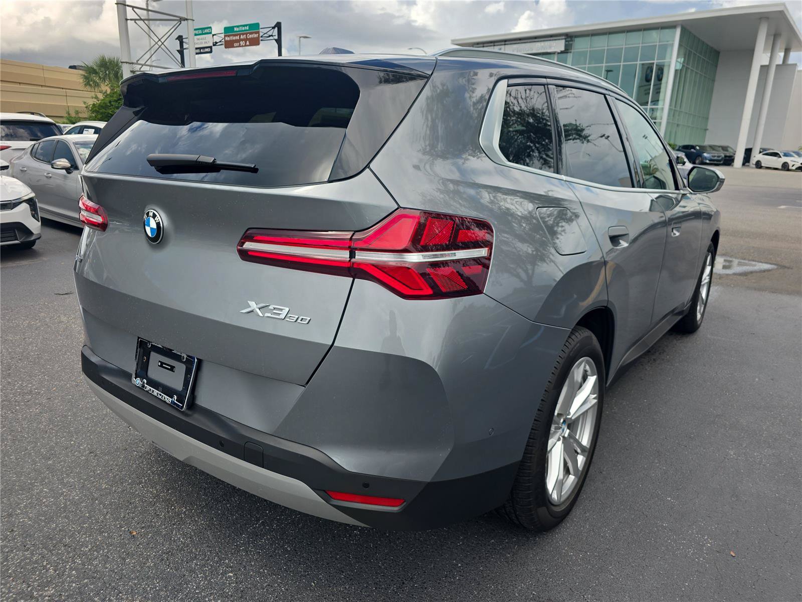 Certified 2025 BMW X3 xDrive30i w/ Convenience Package AWD/4WD image 3