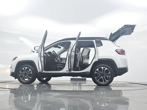 Used 2022 Jeep Compass Limited AWD/4WD image 43
