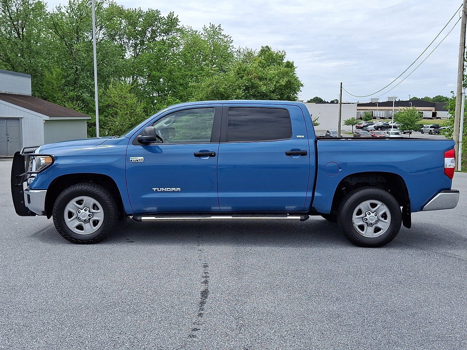 Used 2019 Toyota Tundra SR5 w/ SR5 Upgrade Package AWD/4WD image 4
