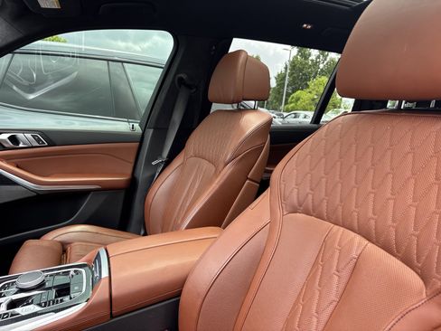 Certified 2024 BMW X7 M60i AWD/4WD image 37