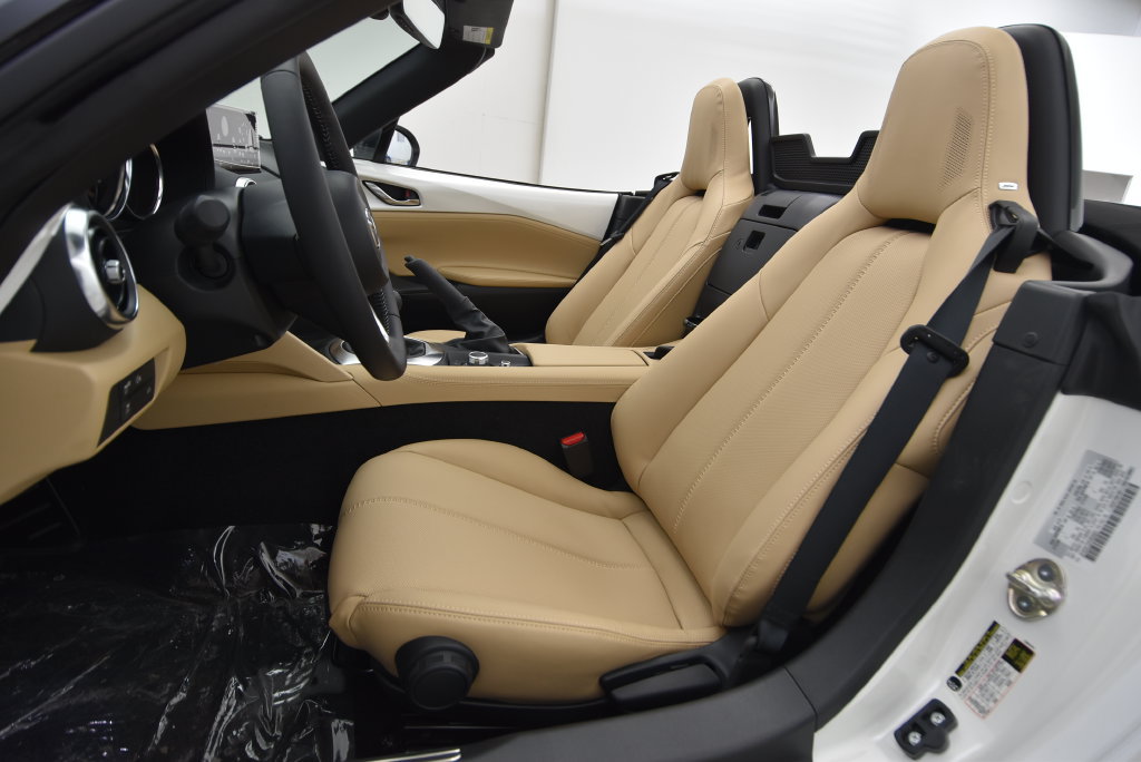 Used 2025 MAZDA MX-5 Miata Grand Touring w/ Appearance Package RWD image 21