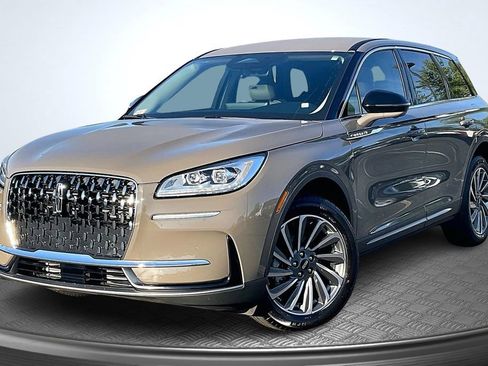 Used 2025 Lincoln Corsair Reserve FWD image 3