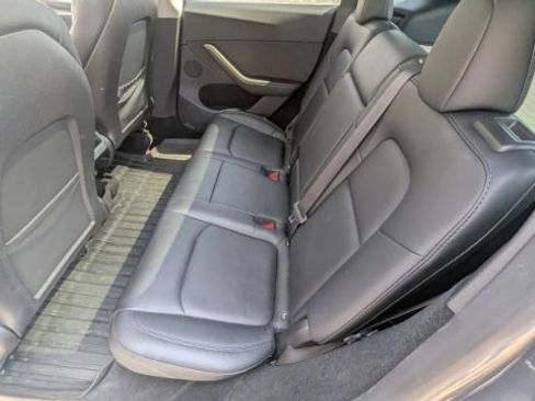 Used 2023 Tesla Model Y Long Range image 17