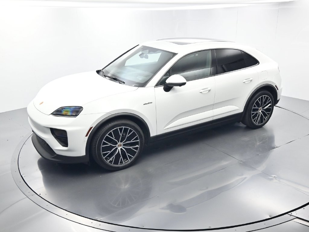Certified 2024 Porsche Macan 4 Electric AWD/4WD image 34