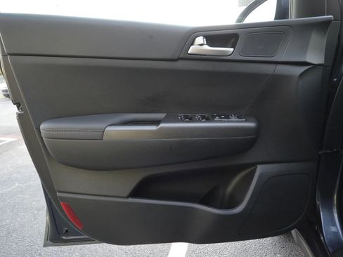 Used 2020 Kia Sportage LX image 47