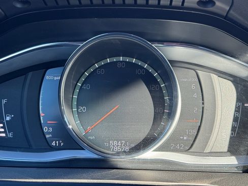 Used 2018 Volvo V60 T5 Dynamic w/ Vision Package image 3