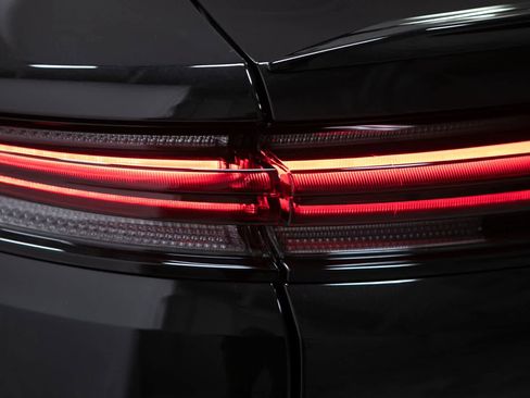 New 2026 Porsche Cayenne Coupe AWD/4WD image 18