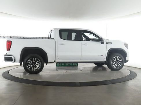 Used 2025 GMC Sierra 1500 AT4 w/ Technology Package AWD/4WD image 6