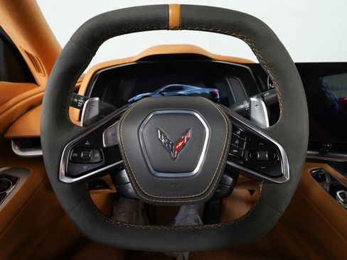 Used 2023 Chevrolet Corvette Stingray Premium Conv w/ Z51 Performance Package RWD image 17